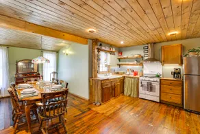 Ski, Swim, Relax: Old-fashioned Poconos Getaway - Image 4