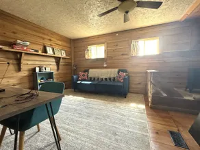 CC62-Davis Cottage, Walk to shops! Firepit! Pets - Image 2