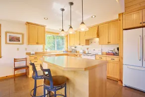 Hot Tub + Pet Friendly, Near Golf and Stevens Pass - Image 4