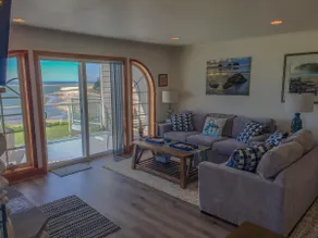 Gorgeous Bay and Ocean views! Sleeps 6 - Image 4