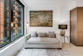 Prime Location, Near Mall Deluxe Suite - Image 4