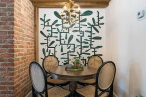 Jungalu: Lush Jungle Retreat Downtown - Image 3