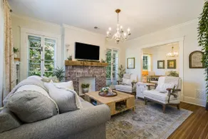 The Potters House: Luxury Apartment/Walk Downtown - Image 2
