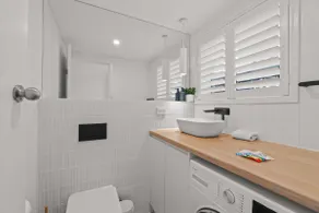 Stylish 2-Bed Townhouse in Leafy Hyde Park - Image 5