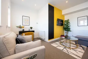 Cosy Apartment in Sale, Manchester with free private allocated parking - Image 4