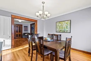 Spacious 3BR Parking Pet-Friendly - Image 4
