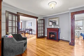 Spacious 3BR Parking Pet-Friendly - Image 5