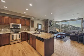 New Listing! Ski in/Ski out to SB in 2BR Condo - Image 5