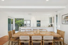 Ocean Views Every Room. 100m to Beach. Sleeps 13 - Image 2