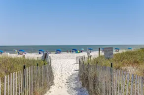 1BR Gulf Front Condo - 3 Pools - Sugar Beach 304 - Image 2