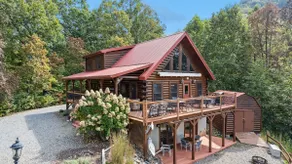 Secluded Smoky Mountain Log Cabin Retreat - Image 2