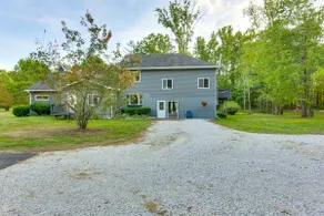 Large Yard w/ Pond: Family Retreat in New Albany! - Image 5