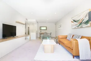 Luxury Newly Furnished 2BR Apartment in Barton - Image 3