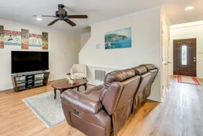 Classic Colonial Home w/ Private Yard in Richmond! - Image 3