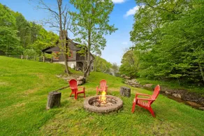 Valle Creek Cabin: Hot tub, pool table, creek! - Image 2