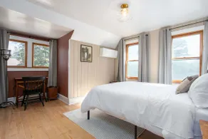 Historic, Modern Comforts, Walk To Downtown - Image 5
