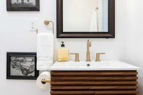 Historic, Modern Comforts, Walk To Downtown - Image 4
