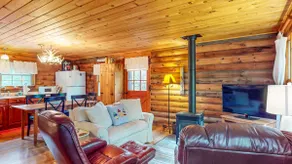 Tranquil Woodland Retreat + Private Beach Access - Image 4