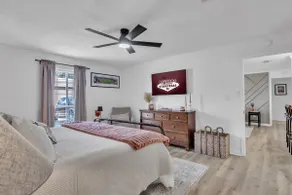 Madelon Manor, Game Day, Convenient - Image 5