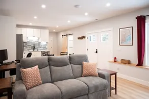Peaceful Modern Retreat Flexible Stays - Bow NH - Image 2