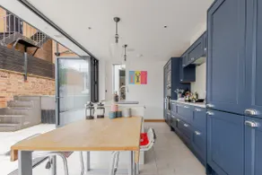 Stunning Townhouse & Basement in Leamington Spa - Image 3