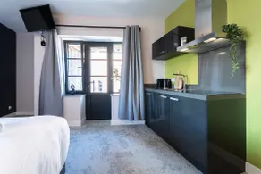 Apartment with balcony and kitchen - Image 2