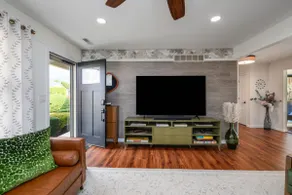 Mid-Century Milton w/heated Pool - Image 5