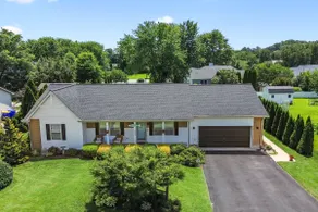 Mid-Century Milton w/heated Pool - Image 2