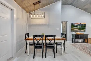 The White Lodge 4BDR Sleeps 8 with Fire Pit - Image 3