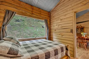 Sleeps 4| Private Bathroom | Stunning Views - Image 3