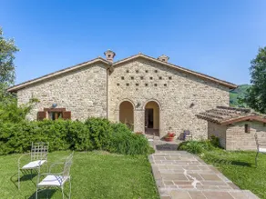 Beautiful Villa in Belforte all'Isauro with Swimming Pool - Image 2