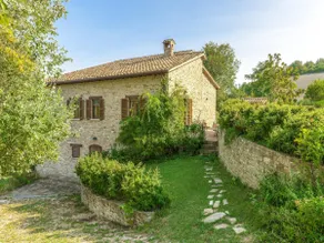 Beautiful Villa in Belforte all'Isauro with Swimming Pool - Image 3