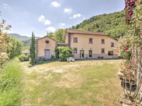 Independent apartment with pool - Image 2