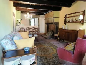 Independent apartment with pool - Image 3