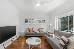 Surf Haven Escape - Modern and Central in Thirroul - Image 5