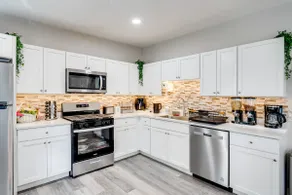1 Mi to Dtwn Elgin: Dutch Colonial w/ Lovely Patio - Image 5