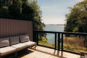 Tofino Oceanfront Hotel Suite 3 - Image 4