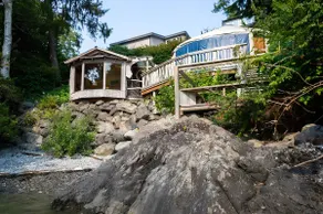 Tofino Oceanfront Hotel Suite 3 - Image 2