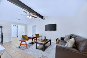 La Porte 4-BR: Office, Yard & BBQ - Image 4