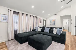 Spacious 3BR 3BA Home Modern Renovation - Image 4
