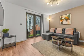 Spacious 2 Double Bedroom Apartment Near Manchester City Centre, Salford - Image 5