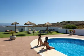 Luxury apartment with sea and mountain views - Image 3