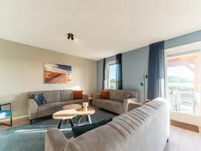 Detached villa with view, garden and privacy - Image 3