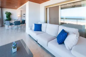 Luxurious and Beautiful three Bedroom Beachfront P - Image 4