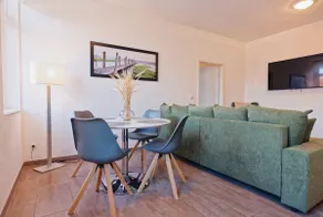 Apartment-Vista al Carrer-Bany Private-Apartment- - Image 2