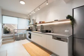 2BR Luxurious Apt in Mets 20 min From Acropolis - Image 4