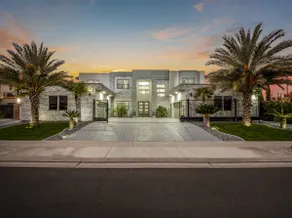 Luxe 7BR|Game Room, Firepit & Mini-putt| Sleeps 22 - Image 2