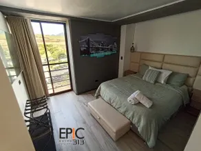 Epic Suite 313 Family Deluxe Airport 3 Rooms 10Pax - Image 3
