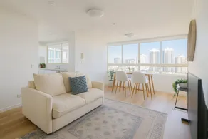 Light-Filled 1BR | Prime New Farm Location - Image 3