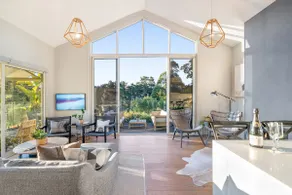 Ralphies Villa 2 bed 2 bath with Valley views - Image 3